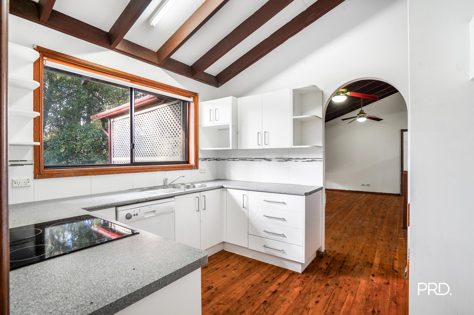 135 Hawkesbury Rd  Winmalee 2