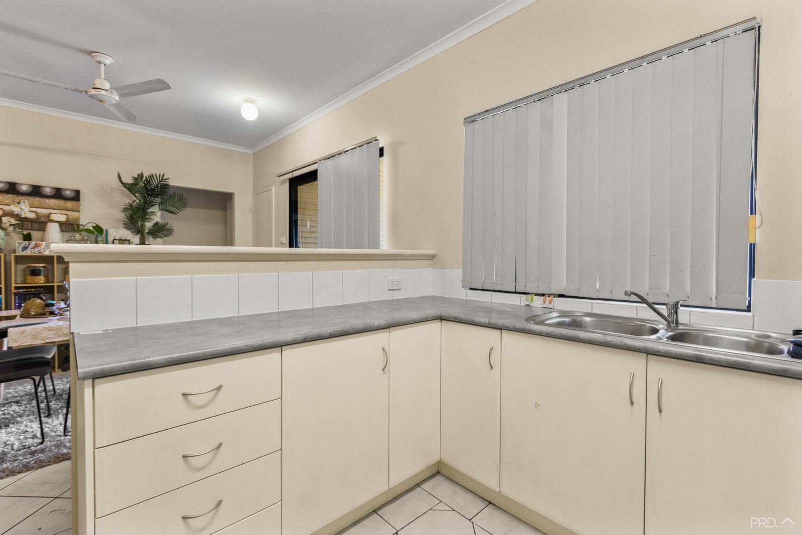 13/5 Herbert Street DJUGUN 7