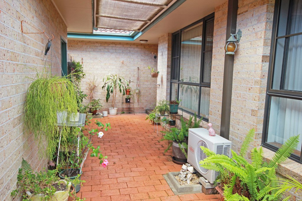 1/35 Honeysuckle Avenue LAKEWOOD 2