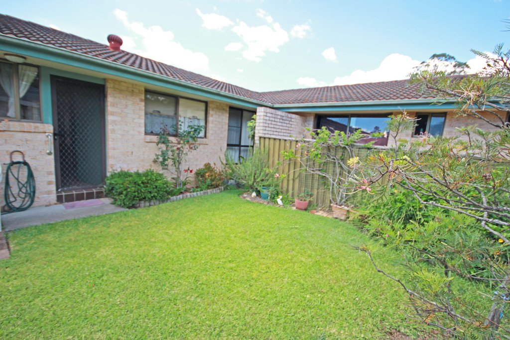 1/35 Honeysuckle Avenue LAKEWOOD 3