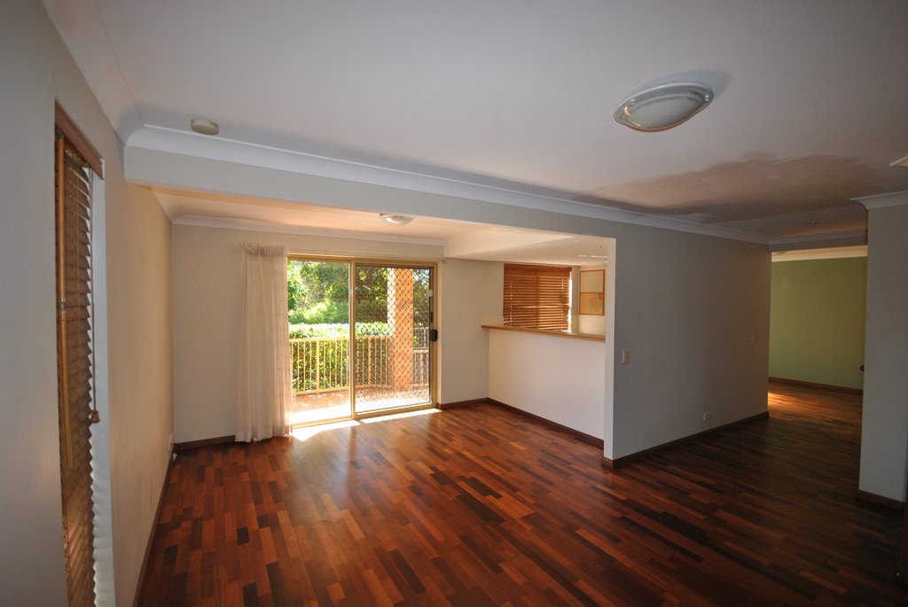 1/35 Huth Street LABRADOR 2