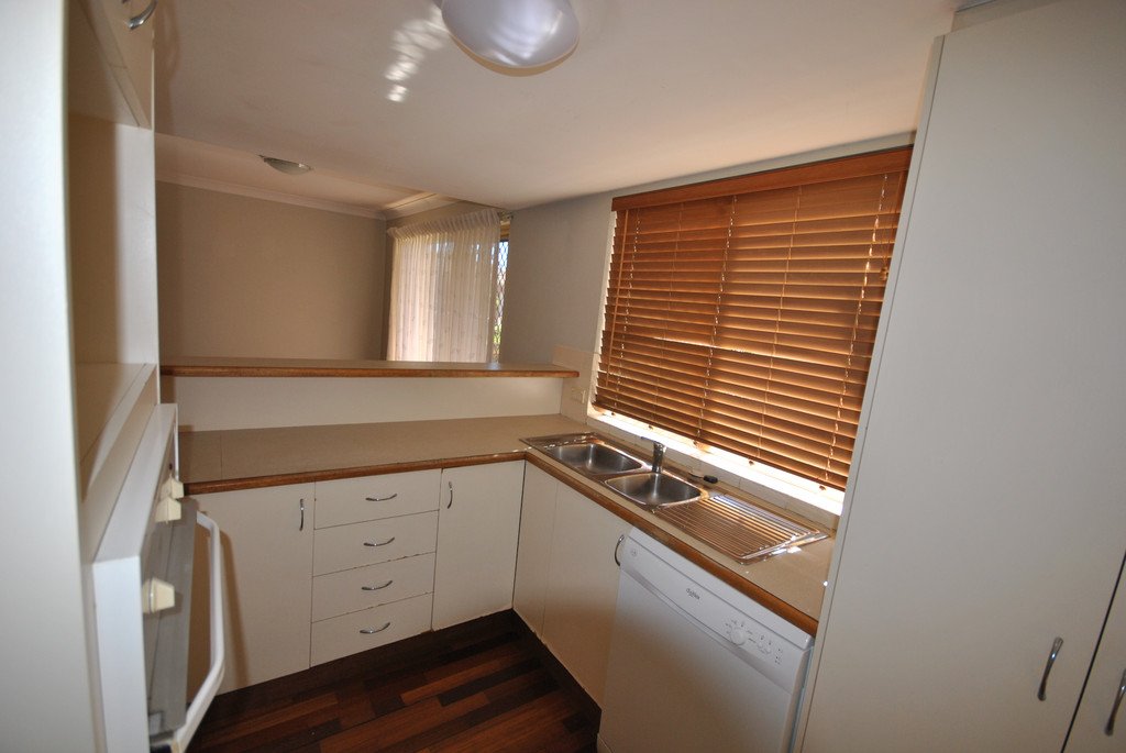 1/35 Huth Street LABRADOR 4