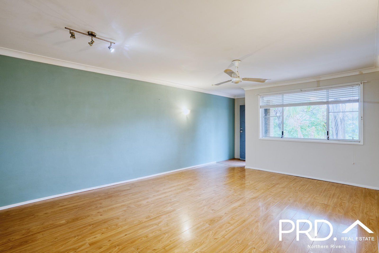 1/35 Norwood Avenue GOONELLABAH 2