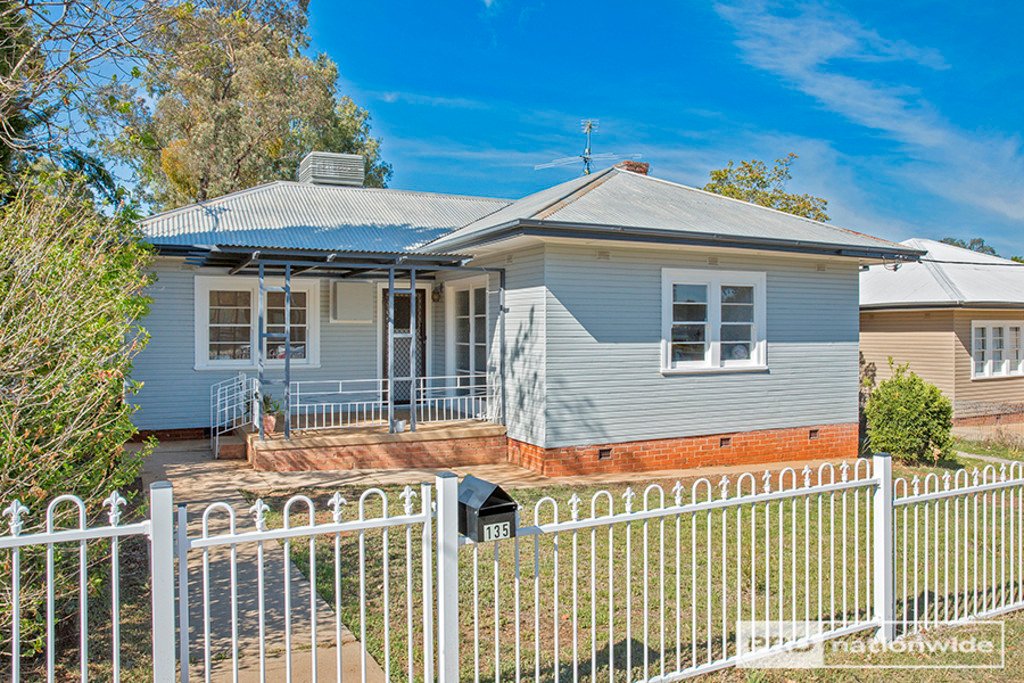 135 Piper Street TAMWORTH 1