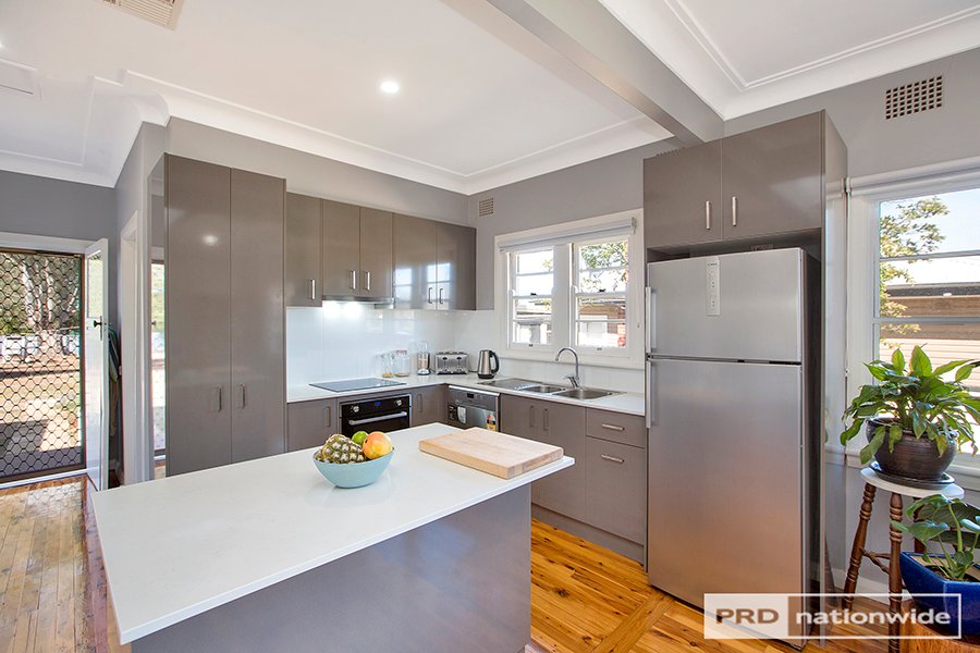 135 Piper Street TAMWORTH 4