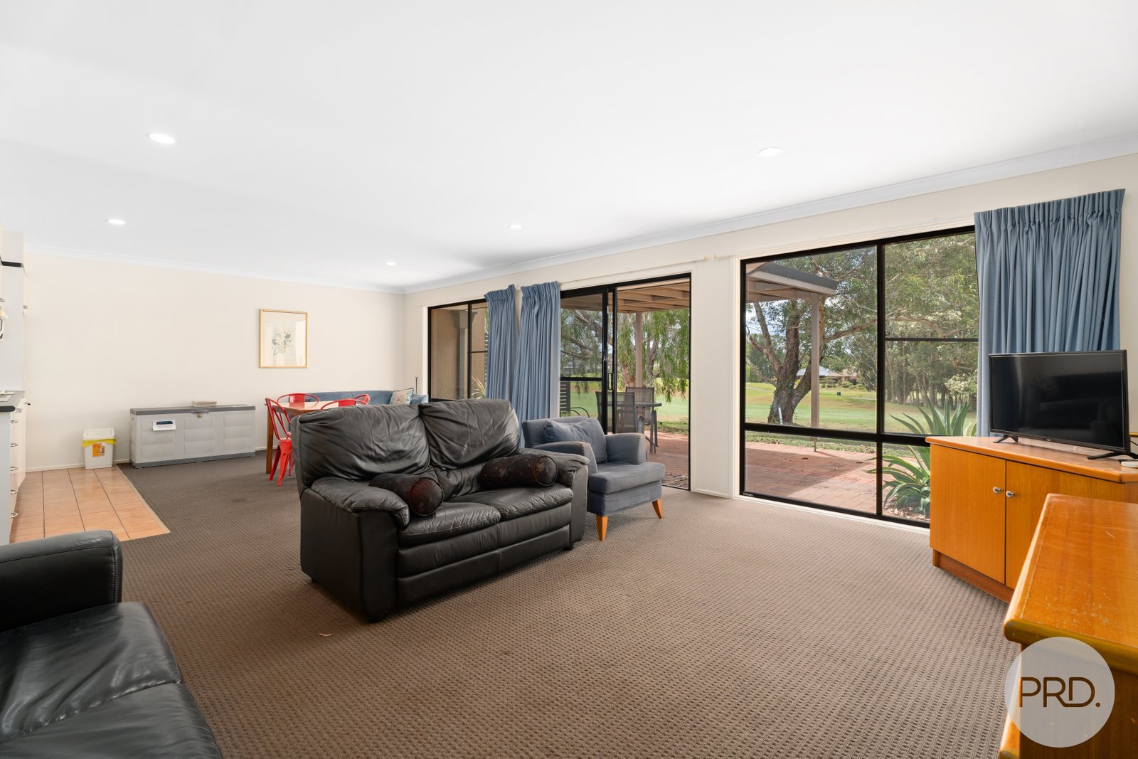 135/37 Horizons Drive SALAMANDER BAY 8