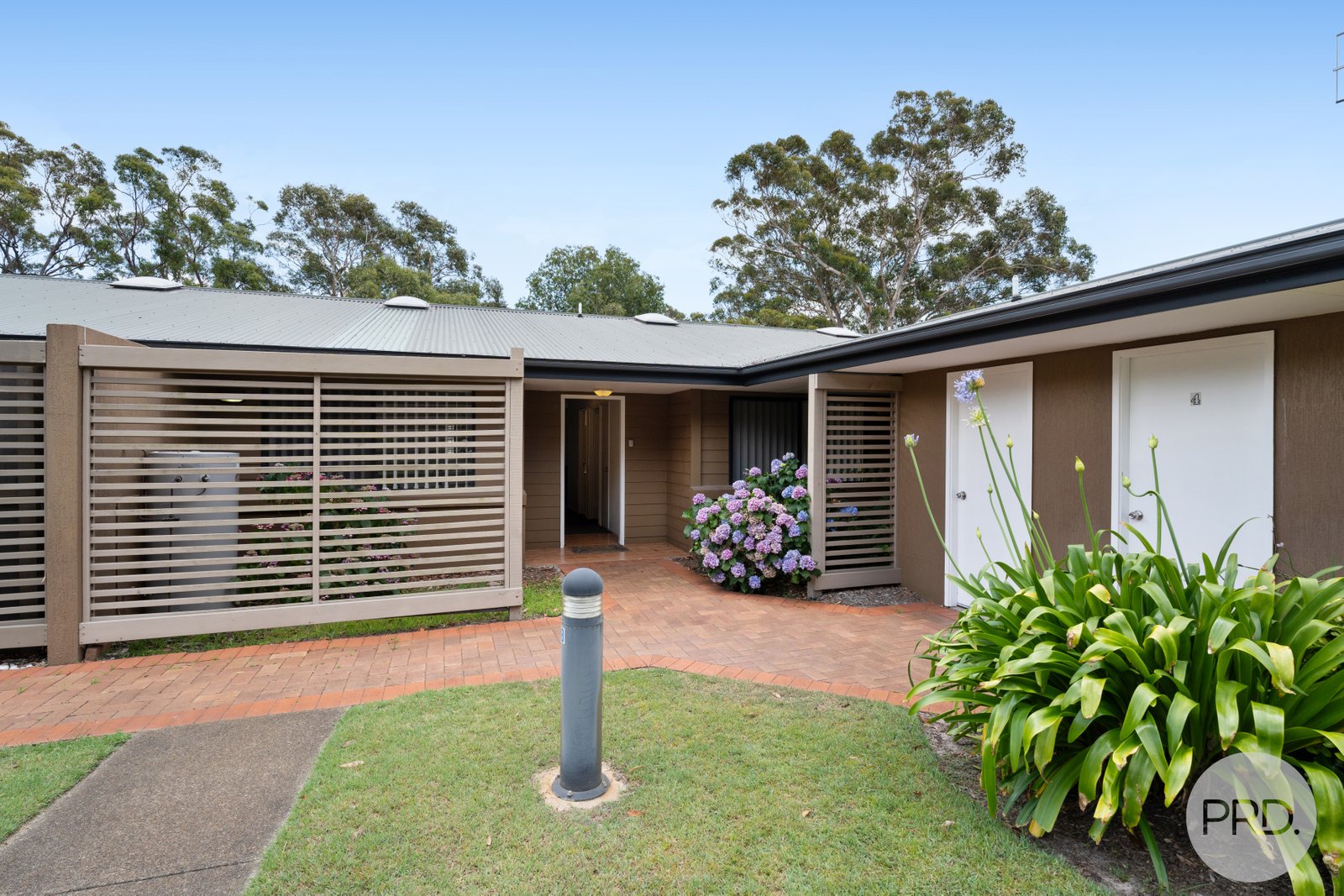 135/37 Horizons Drive SALAMANDER BAY 19
