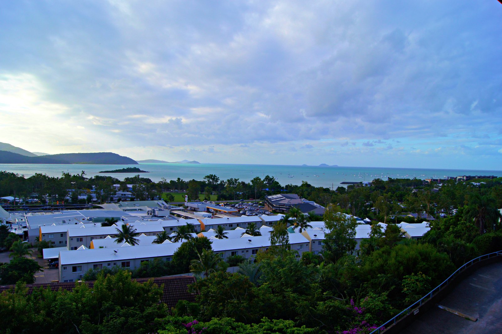 135/4 Eshelby Drive CANNONVALE 1