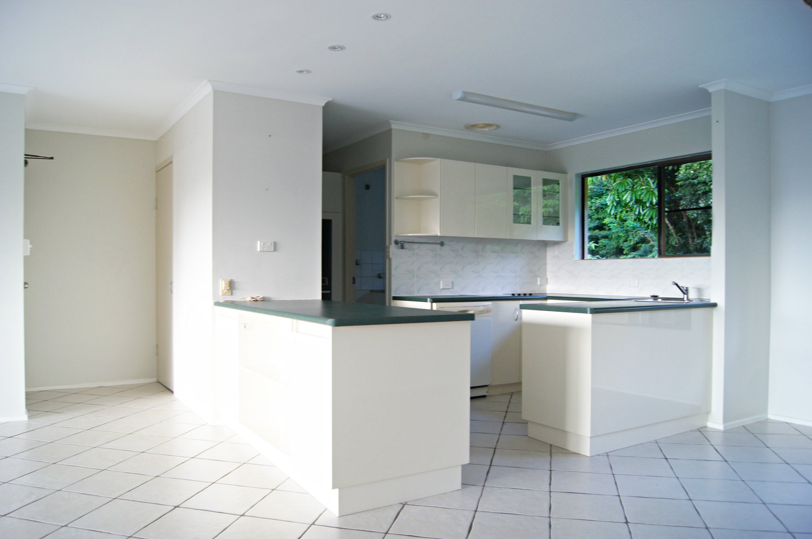 135/4 Eshelby Drive CANNONVALE 2