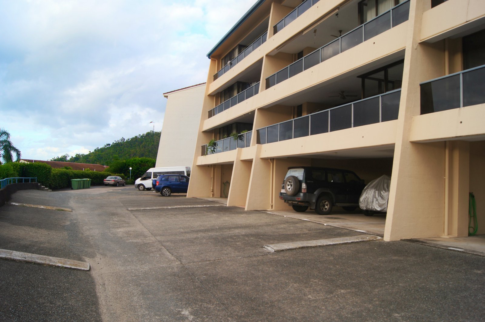 135/4 Eshelby Drive CANNONVALE 12