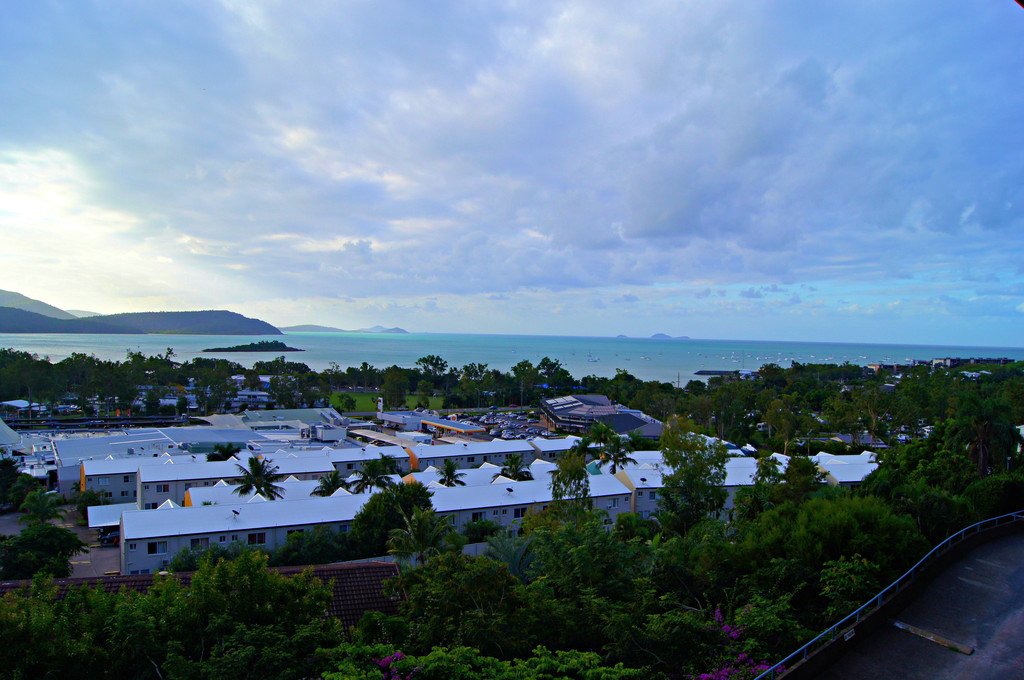 135/4 Eshelby Drive CANNONVALE 1