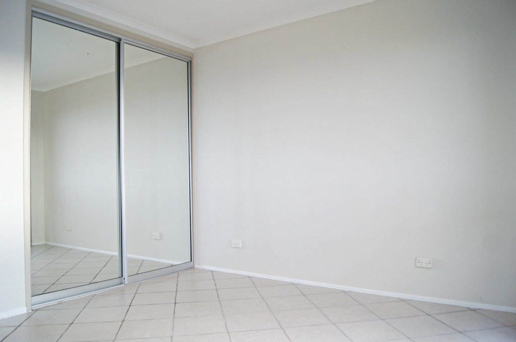 135/4 Eshelby Drive CANNONVALE 8