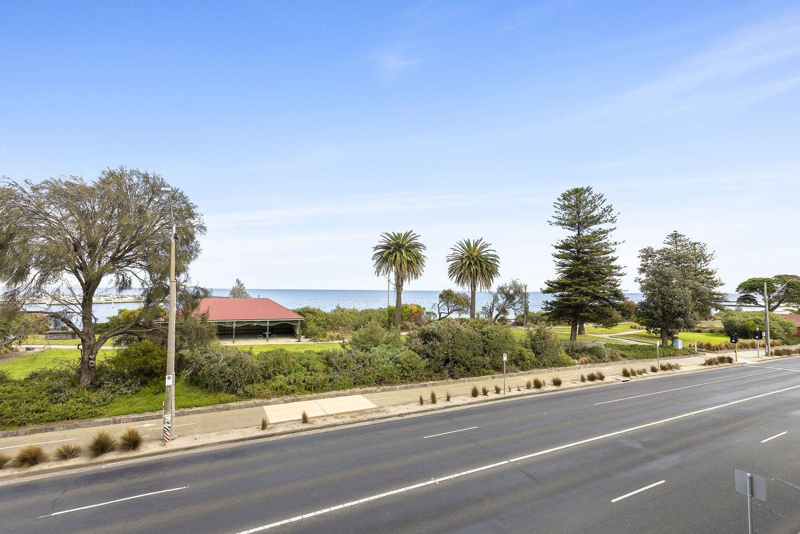 Gallery: 13/56 Beach Road