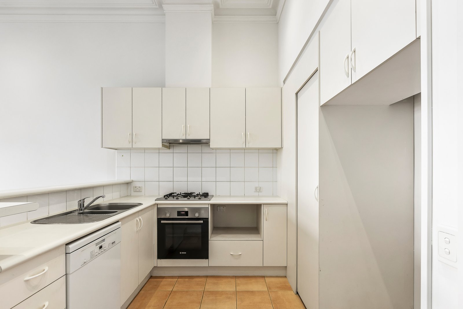 Gallery: 13/56 Beach Road