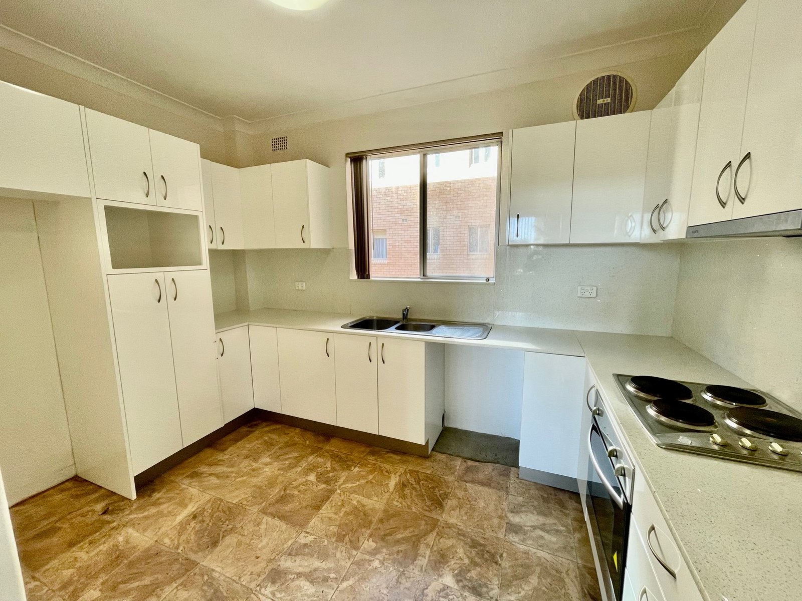 13/58-64 Ocean Street PENSHURST 6