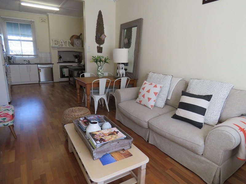 1/358 Rau Street EAST ALBURY 6