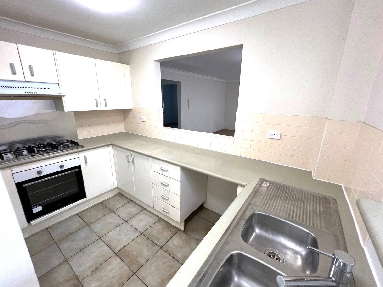 13/6-10 Sir Joseph Banks  BANKSTOWN 3