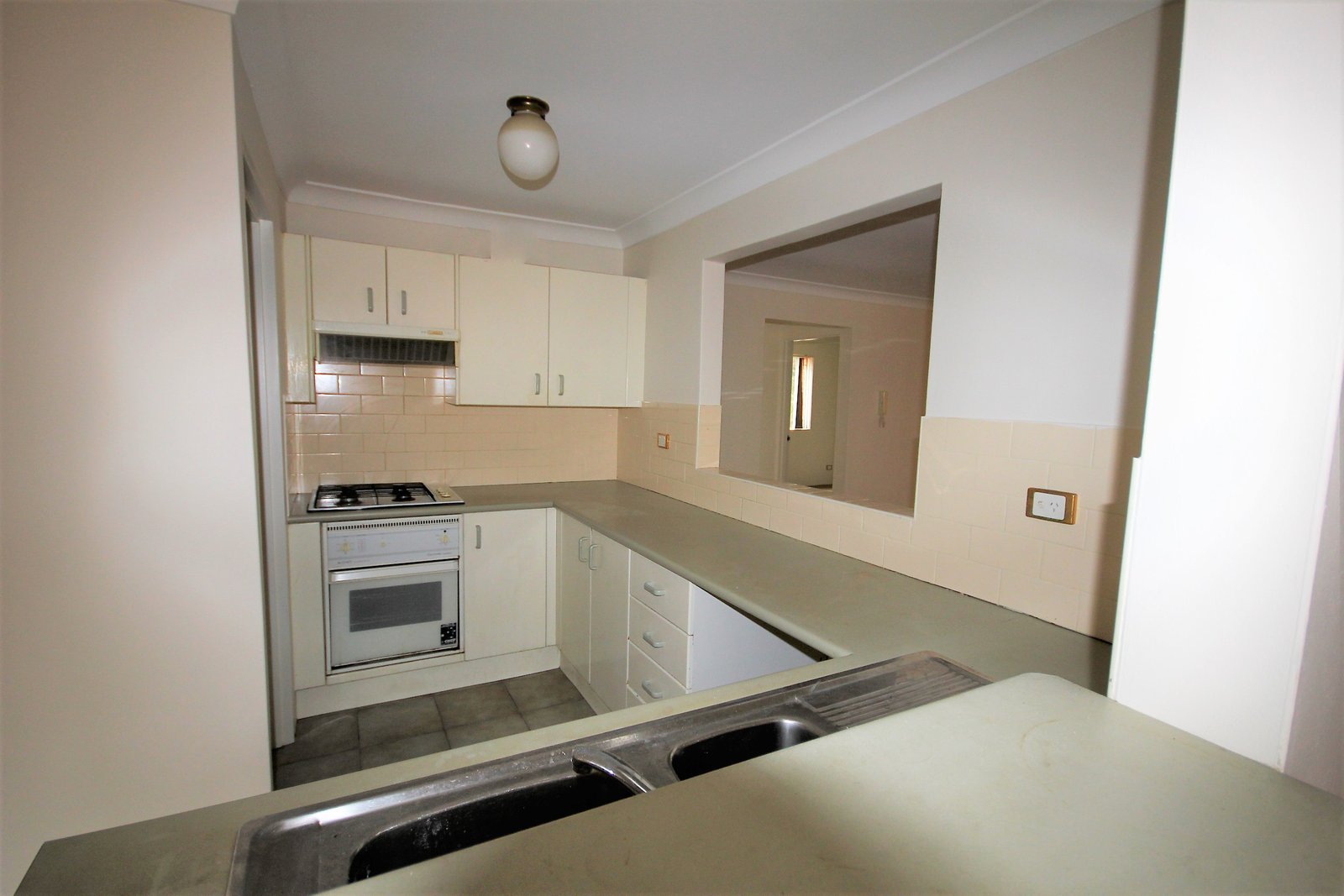 13/6-10 Sir Joseph Banks  BANKSTOWN 4