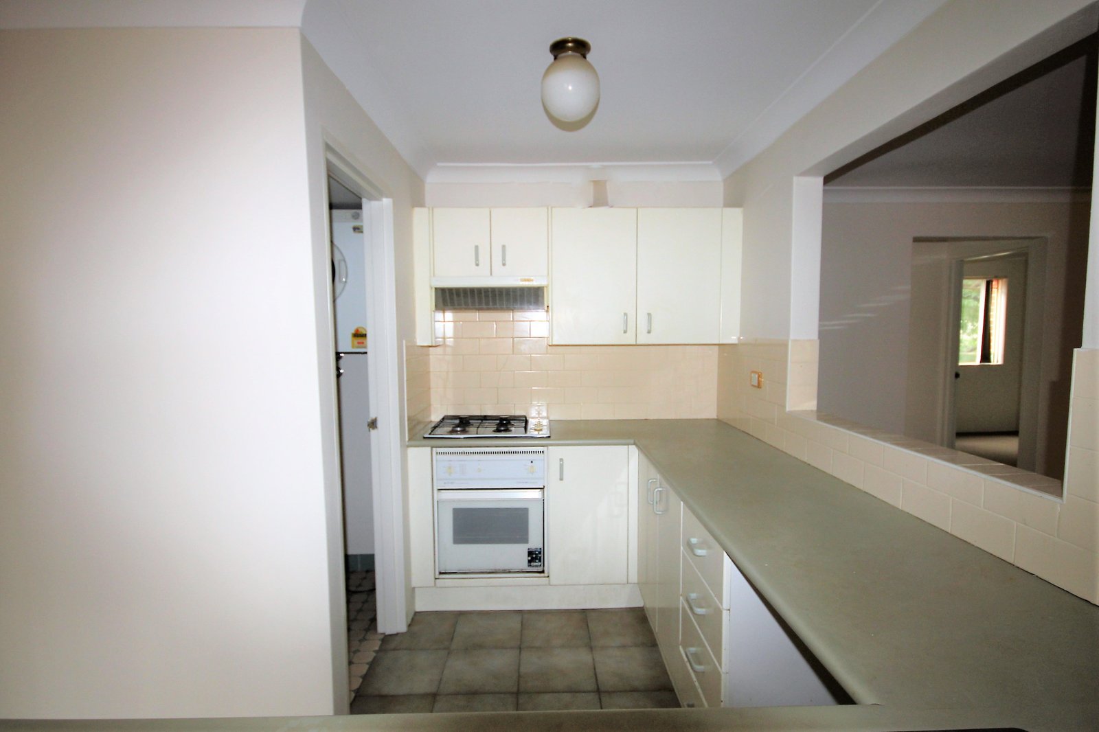 13/6-10 Sir Joseph Banks  BANKSTOWN 2