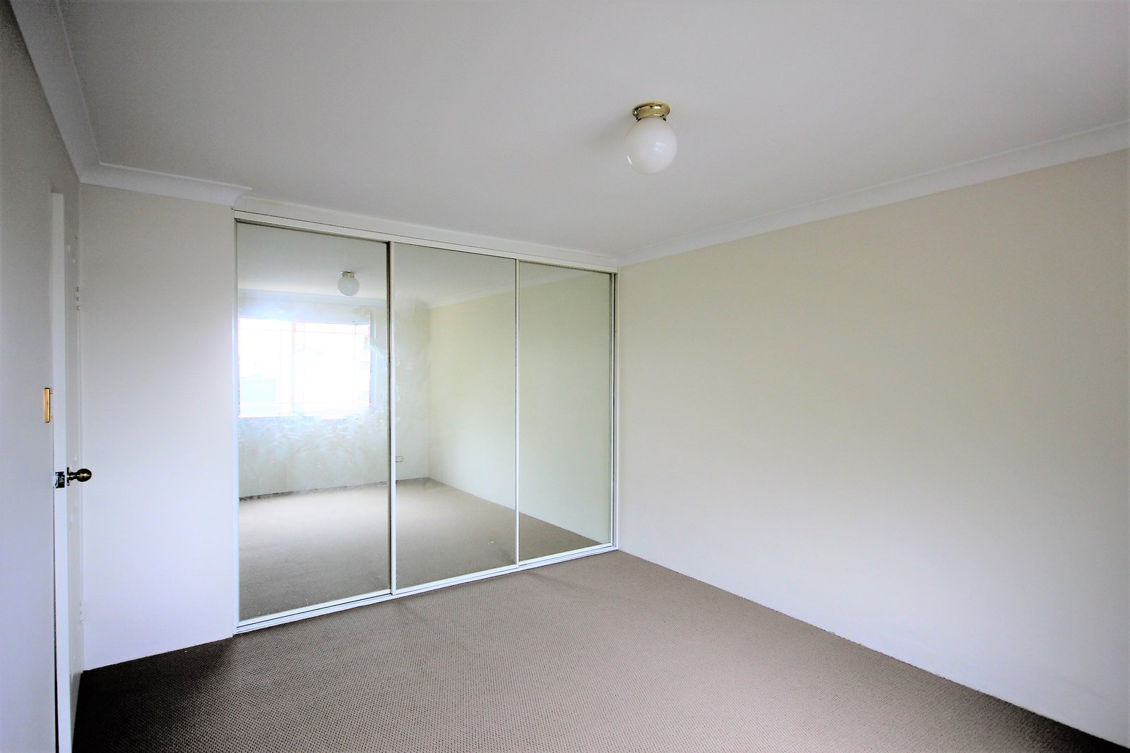 13/6-10 Sir Joseph Banks  BANKSTOWN 7