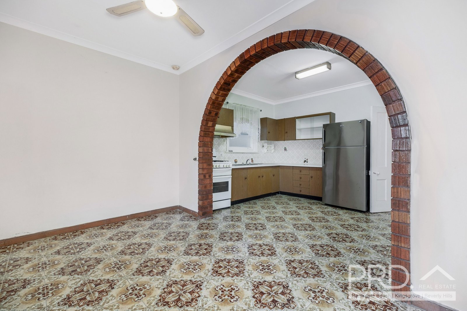 136 Cardigan Street STANMORE 9