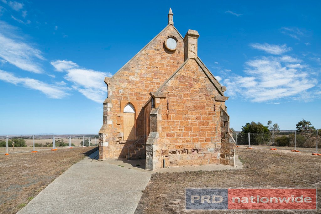 136 Old Western Highway MYRNIONG 2