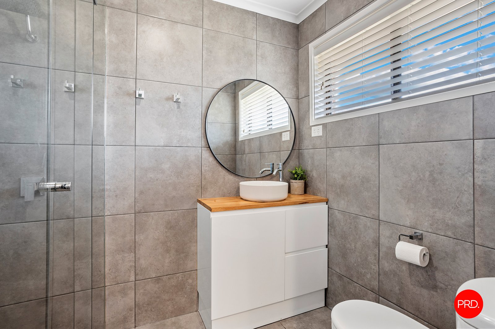 136 Olympic Parade GOLDEN SQUARE 12