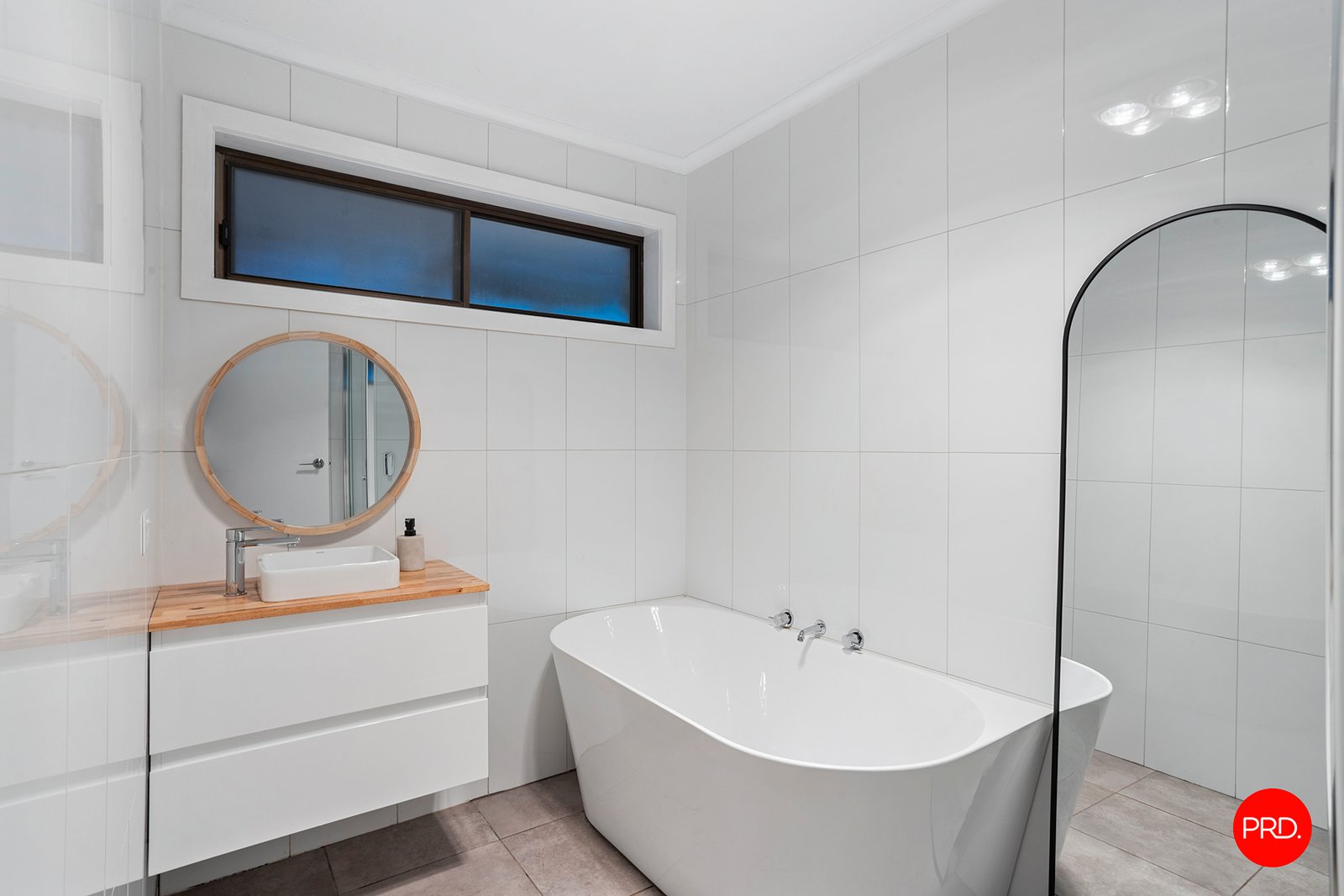 136 Olympic Parade GOLDEN SQUARE 16