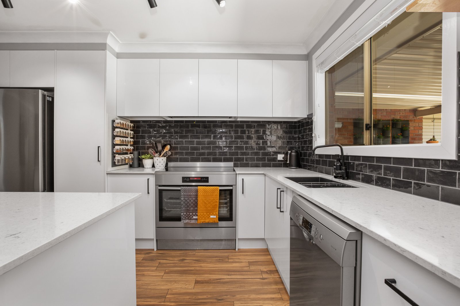 136 Regiment Road RUTHERFORD 11