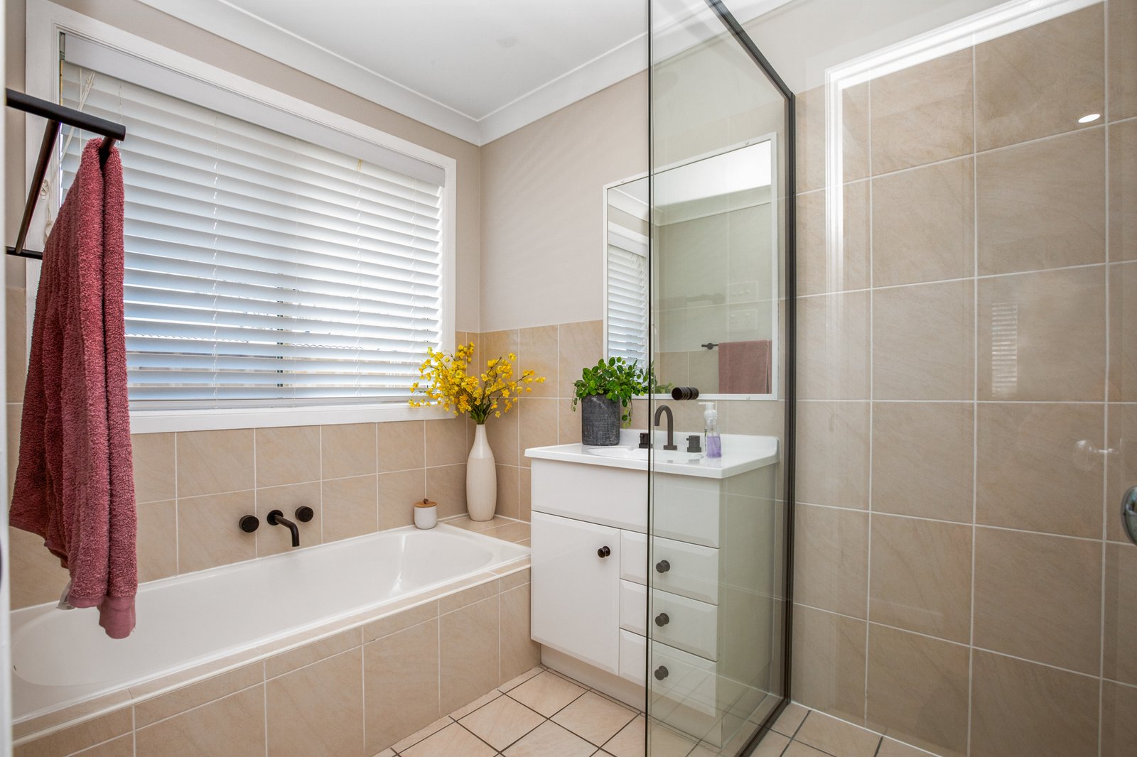 136 Regiment Road RUTHERFORD 22