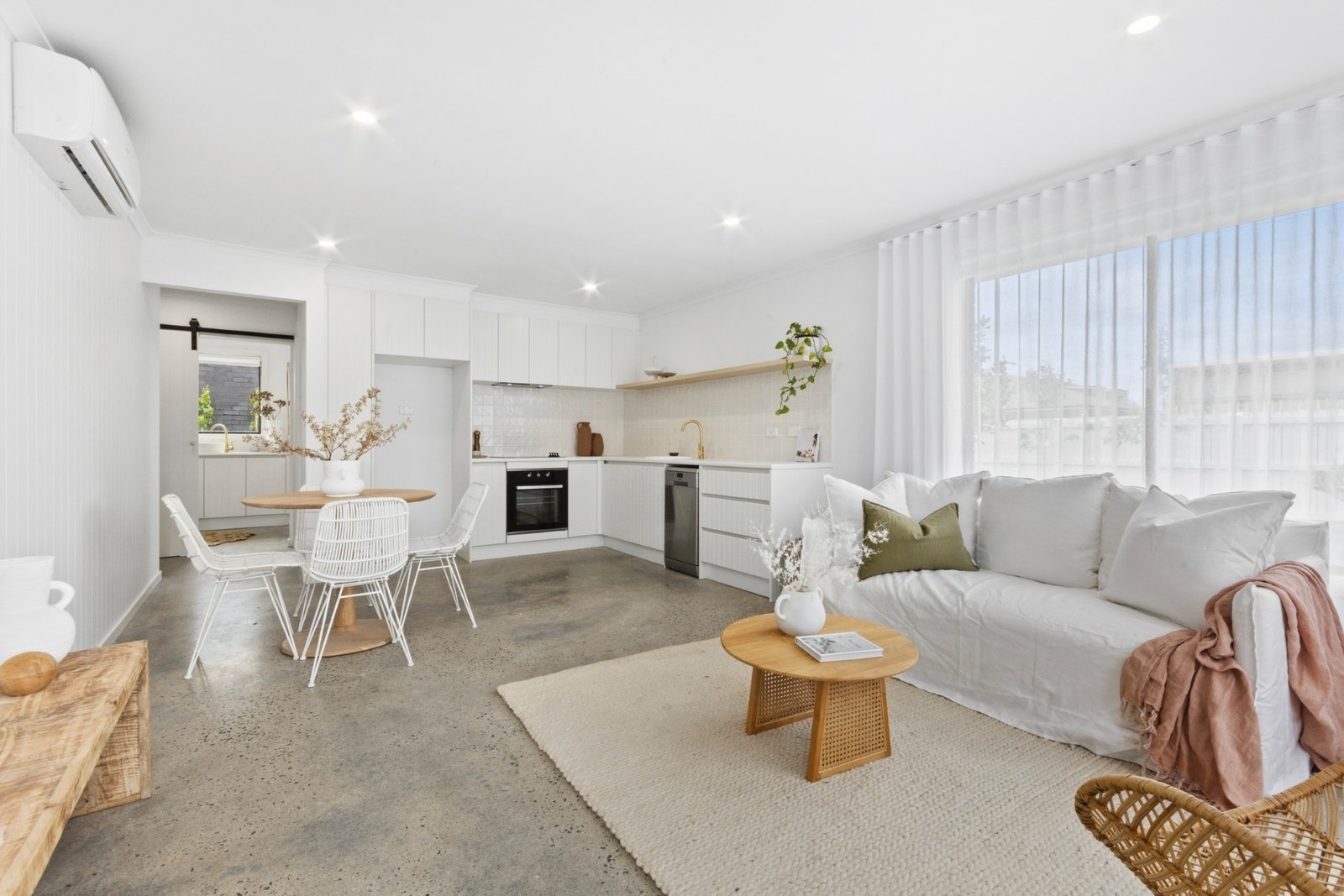 Gallery: 1/36 Rollins Road