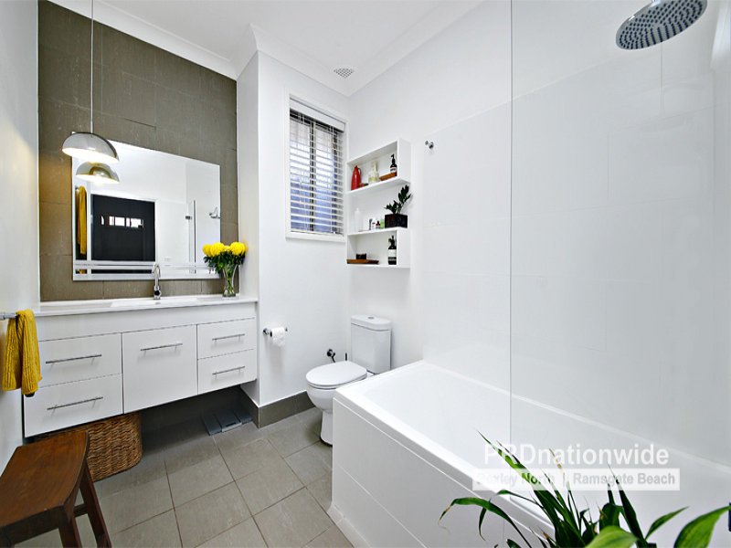 136 Russell Avenue DOLLS POINT 4