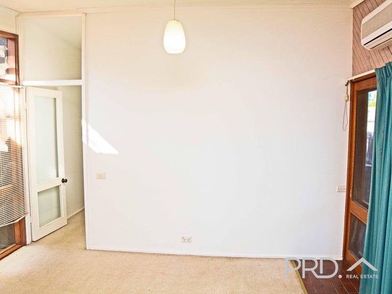 1/36 Sandwych Street WENTWORTH 6