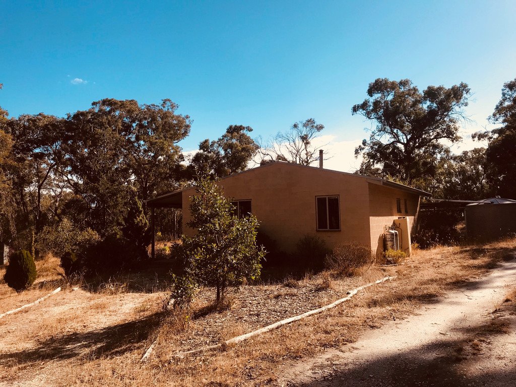 136 Station Lane CARNGHAM 7