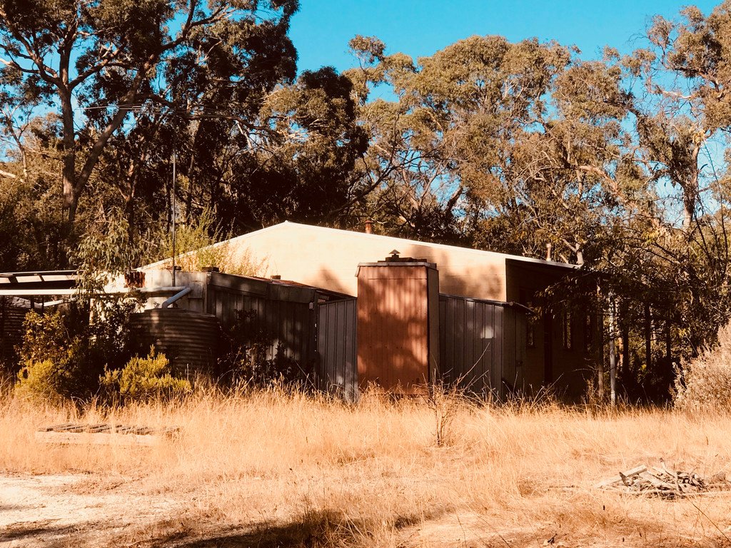 136 Station Lane CARNGHAM 8