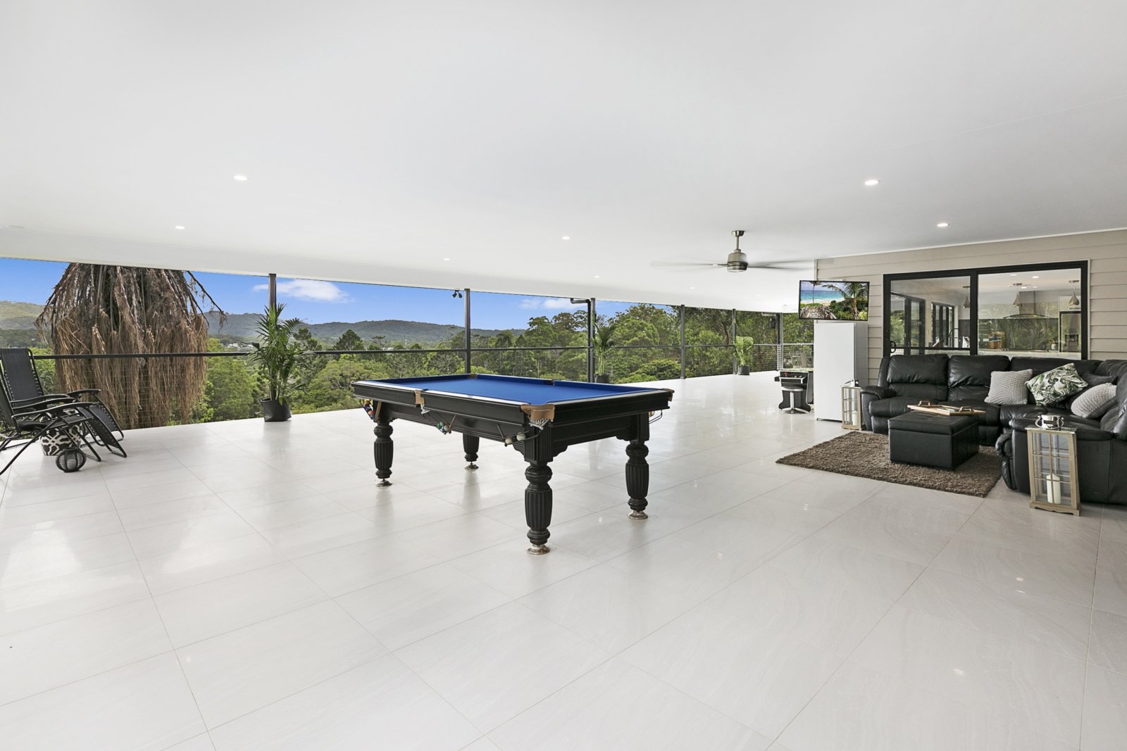 136 Valley Drive TALLEBUDGERA 12