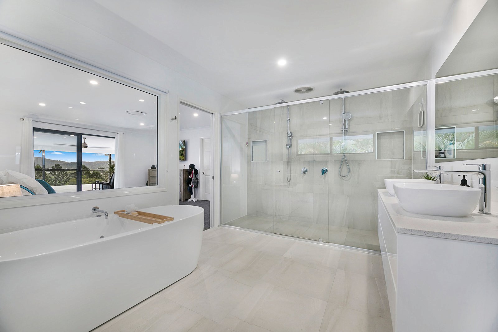 136 Valley Drive TALLEBUDGERA 16