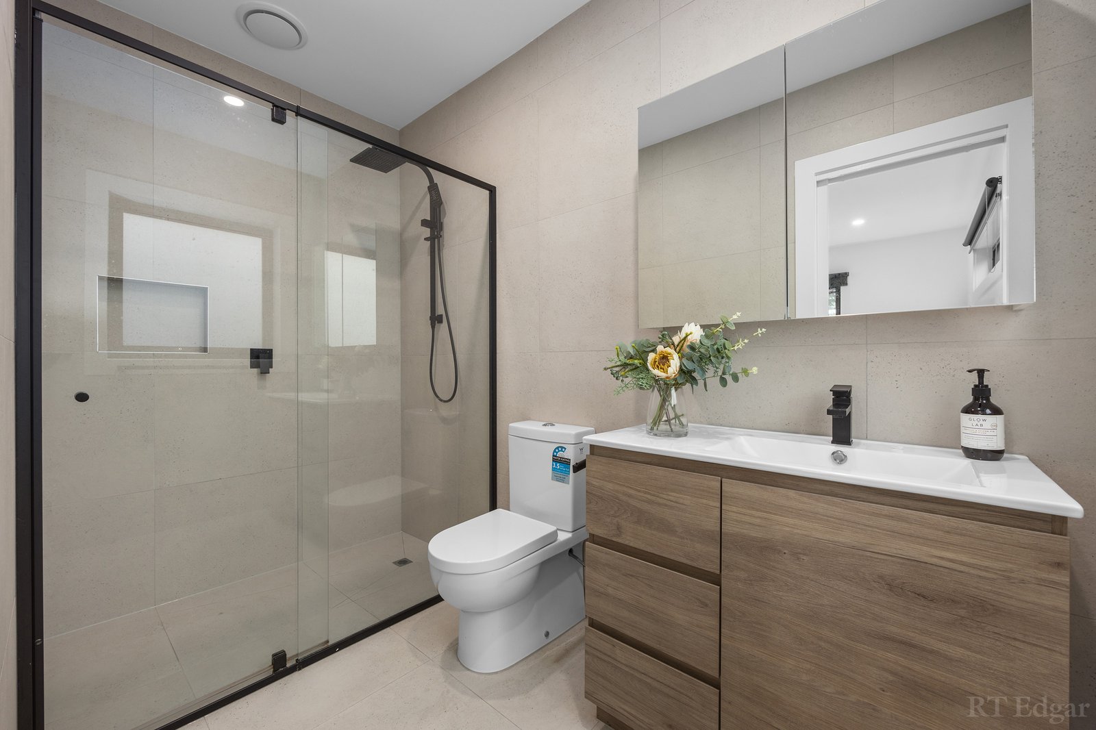 Real Estate and Property in 1/36 Wingara Avenue, Keilor East, VIC