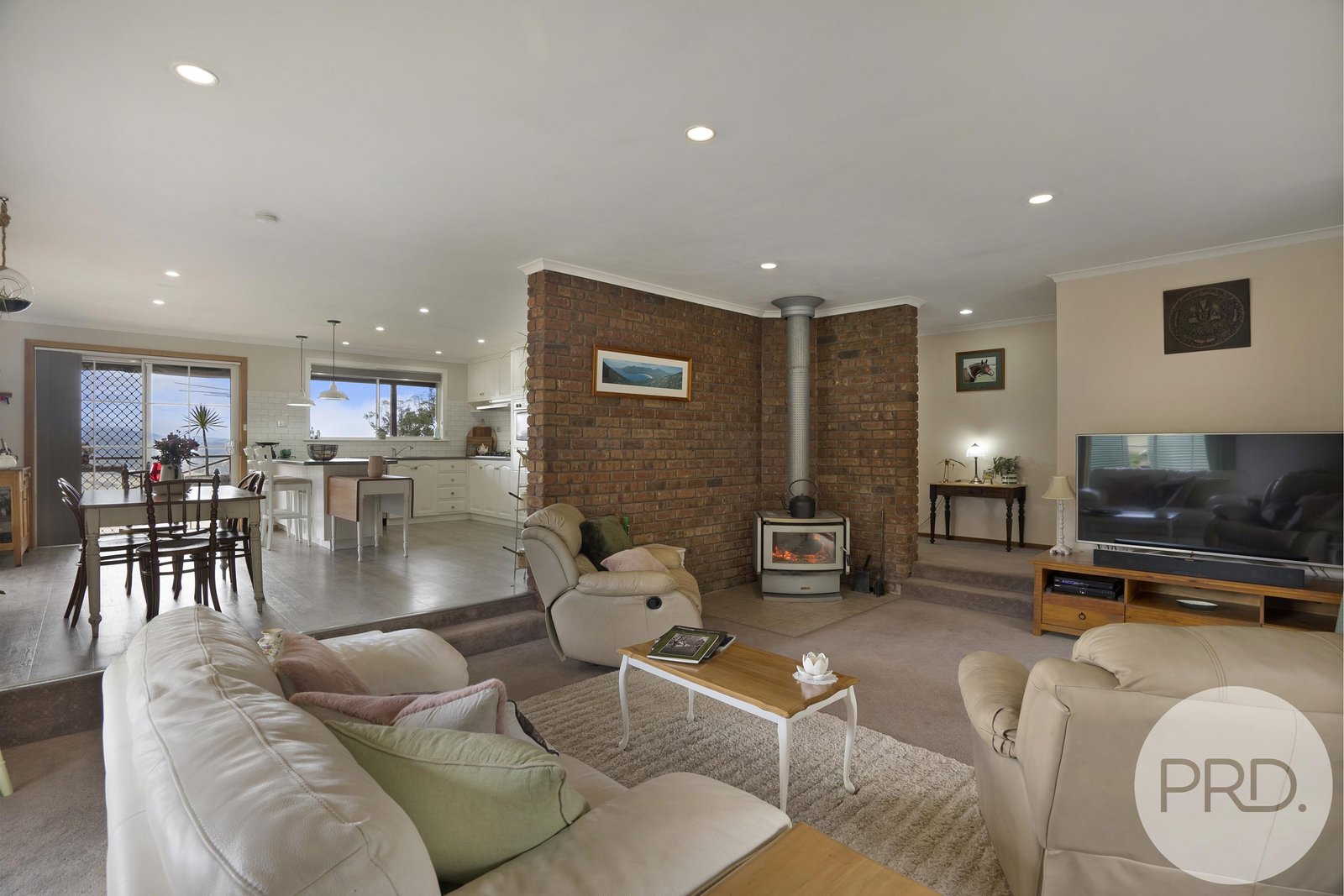 1360 Bluff Road ELDERSLIE 8