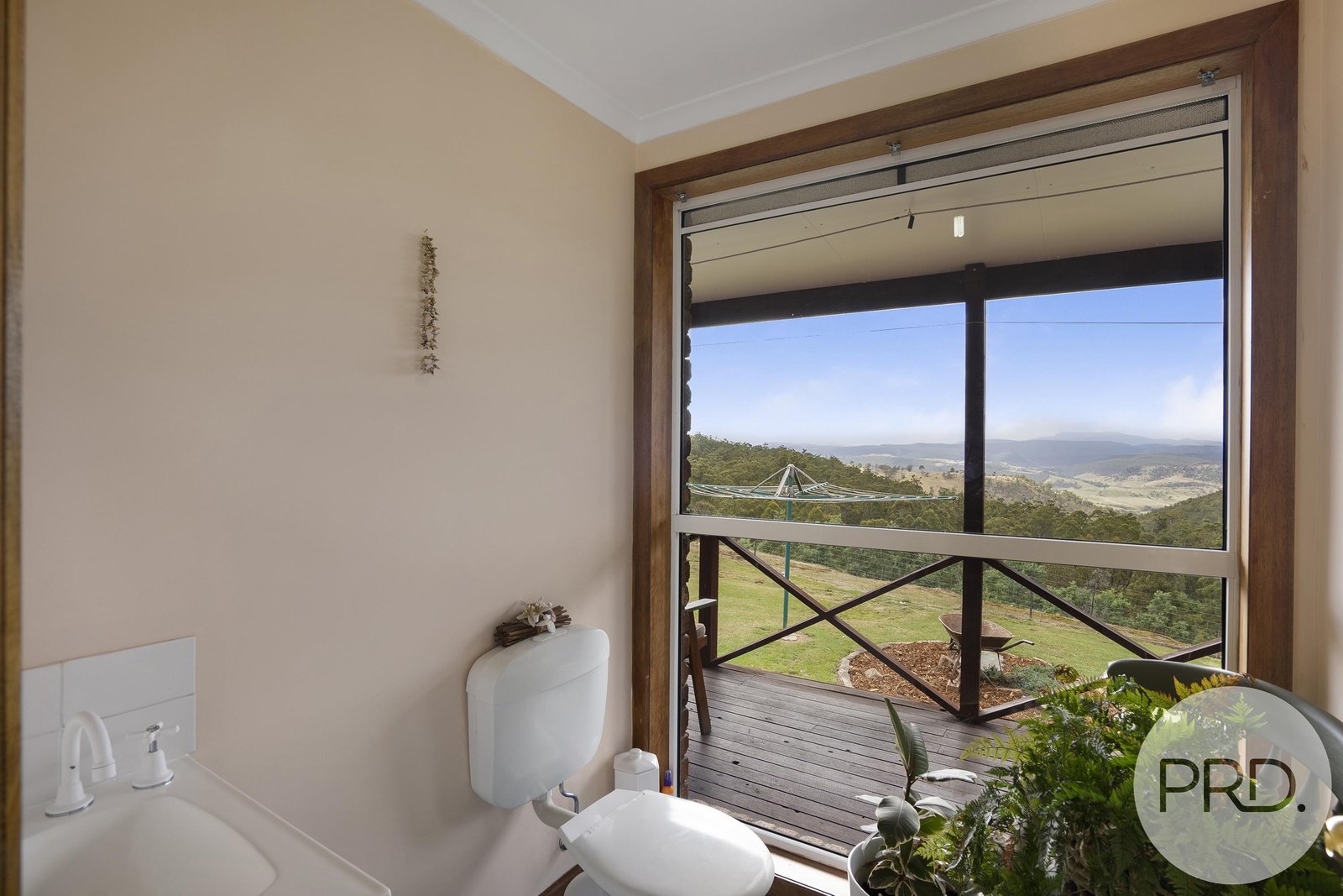 1360 Bluff Road ELDERSLIE 13