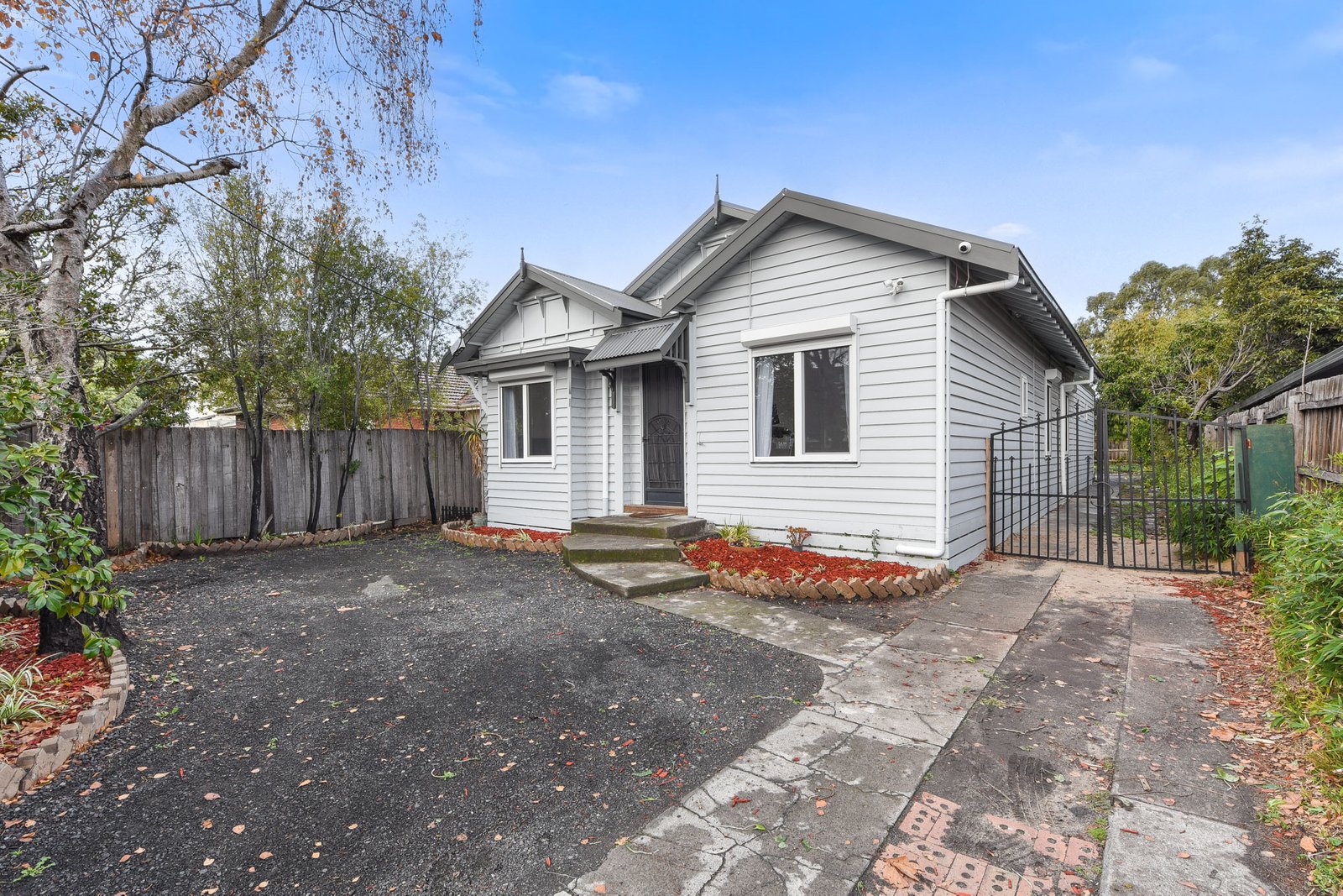 Gallery: 1368 Dandenong Road