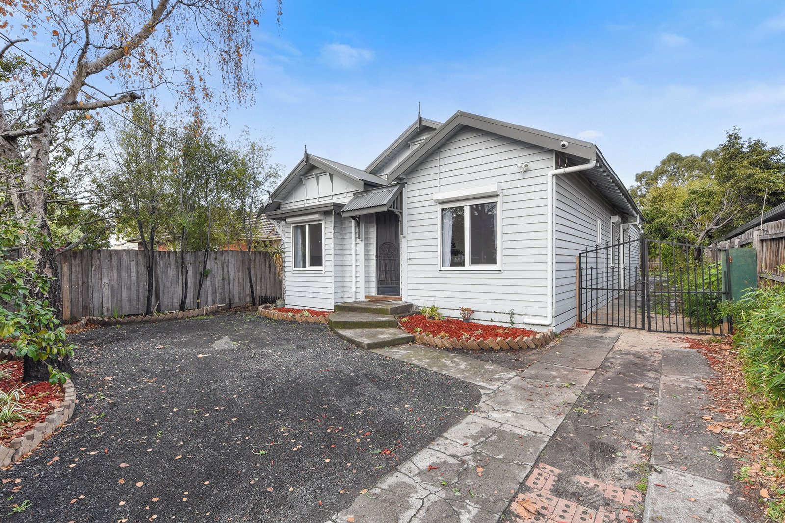 Gallery: 1368 Dandenong Road
