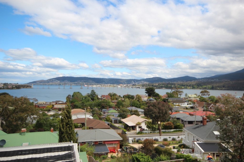 1/36a Natone Street LINDISFARNE 12