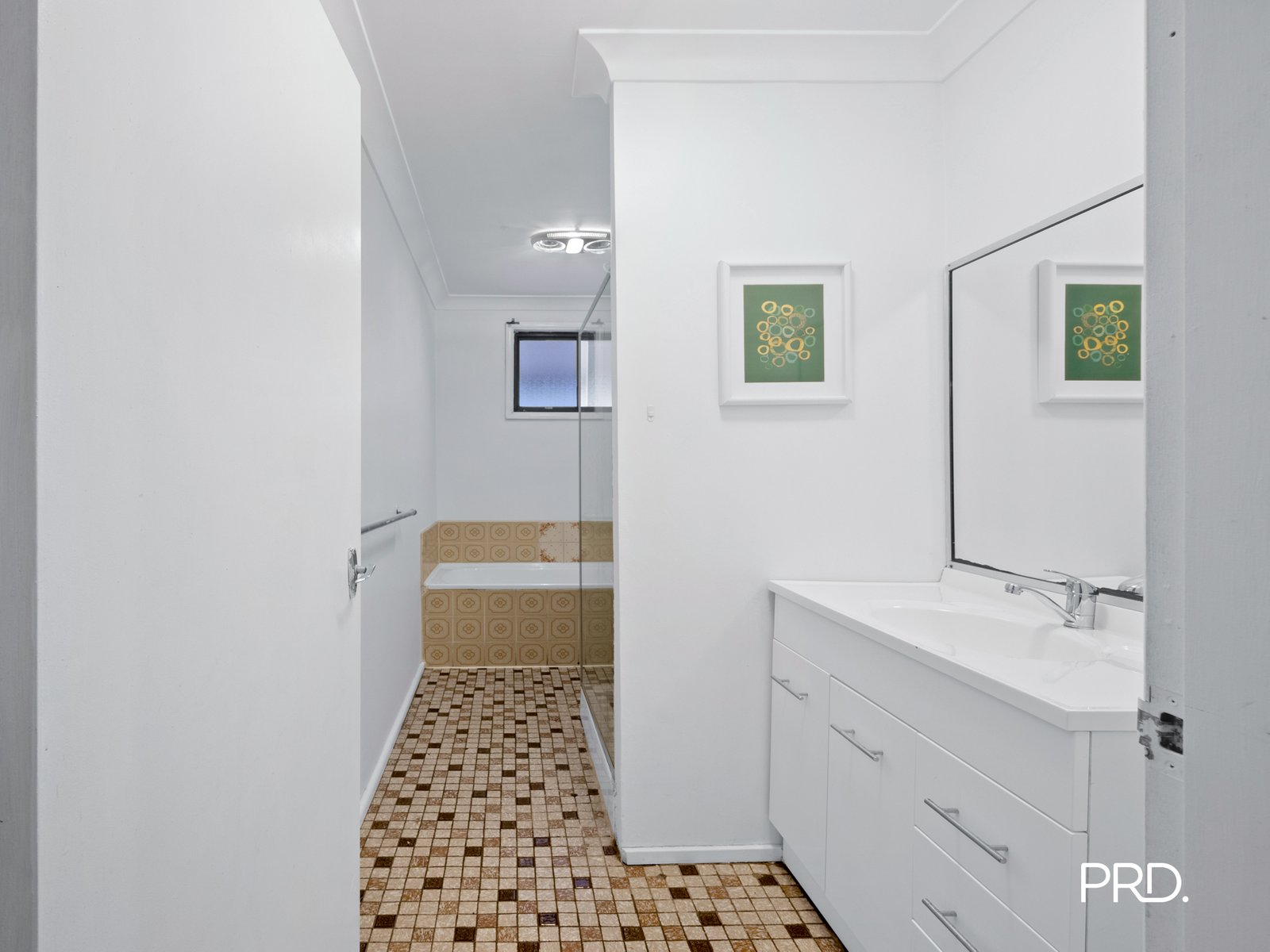 137 Burns Road SPRINGWOOD 8