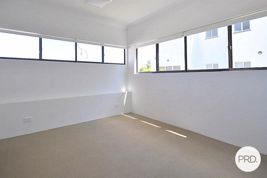 1/37 Central Street LABRADOR 7