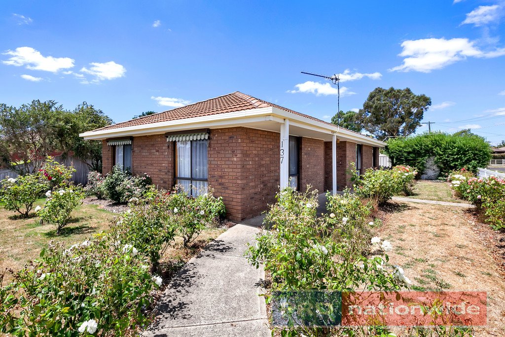 137 Edwards Street SEBASTOPOL 1