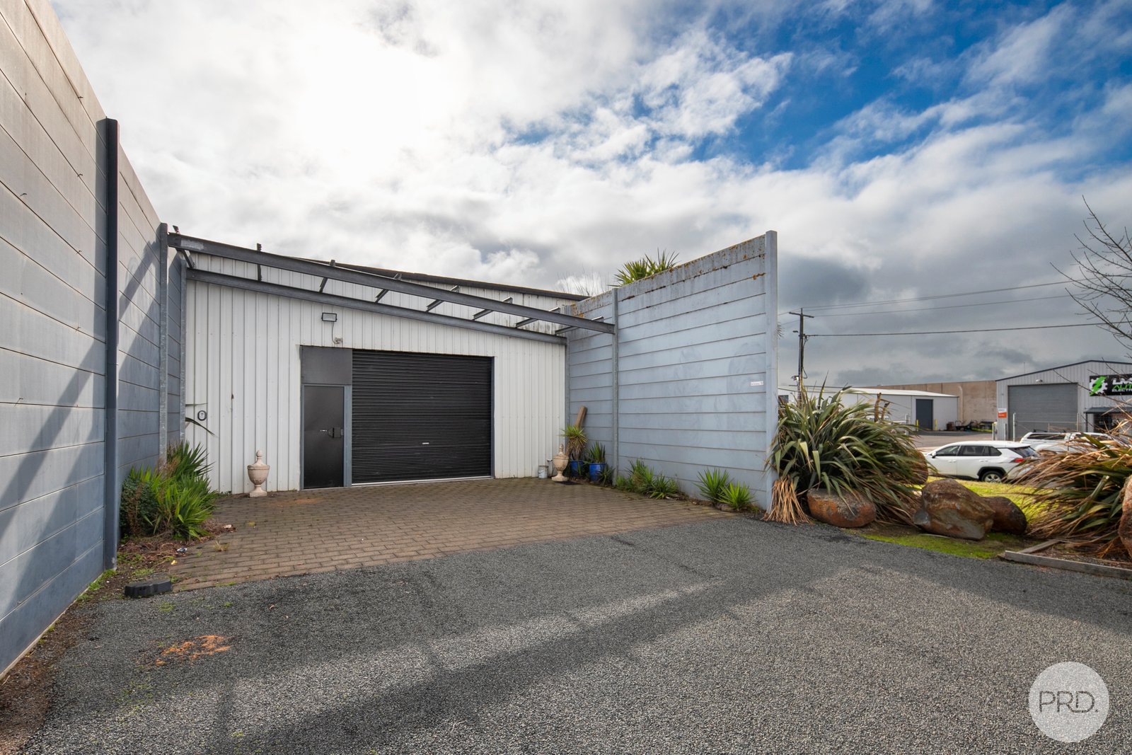 1/37 Grandlee Drive WENDOUREE 1