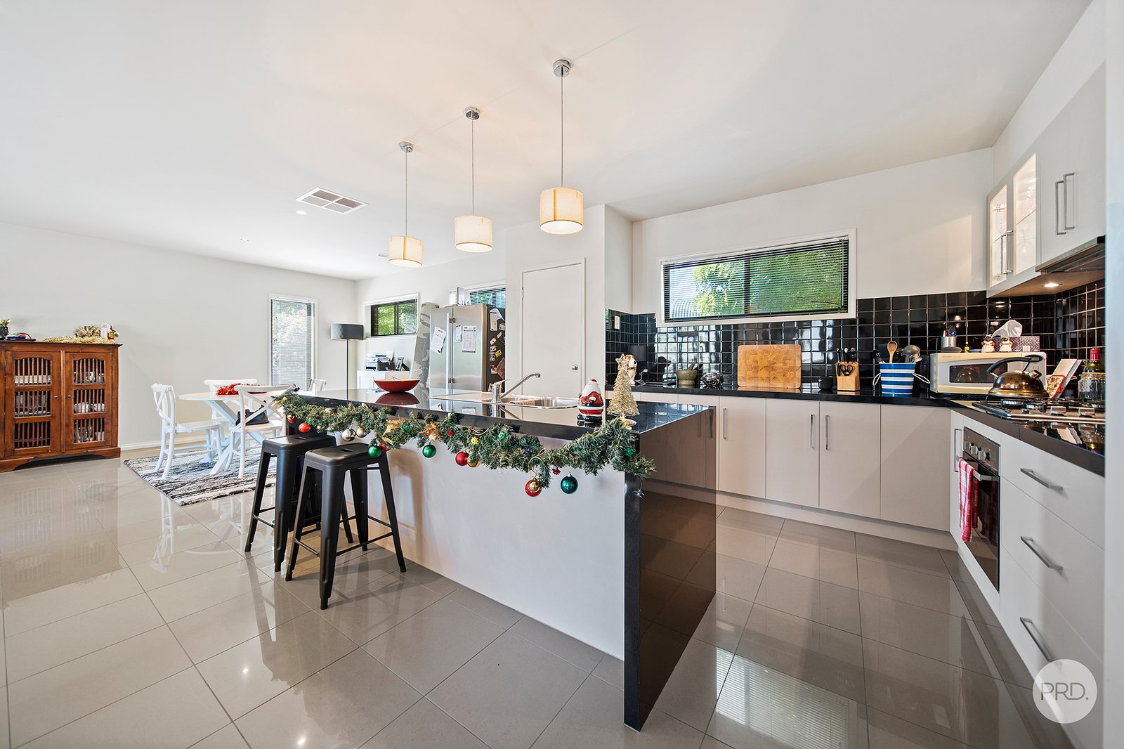 137 Havlin Street East  FLORA HILL 3