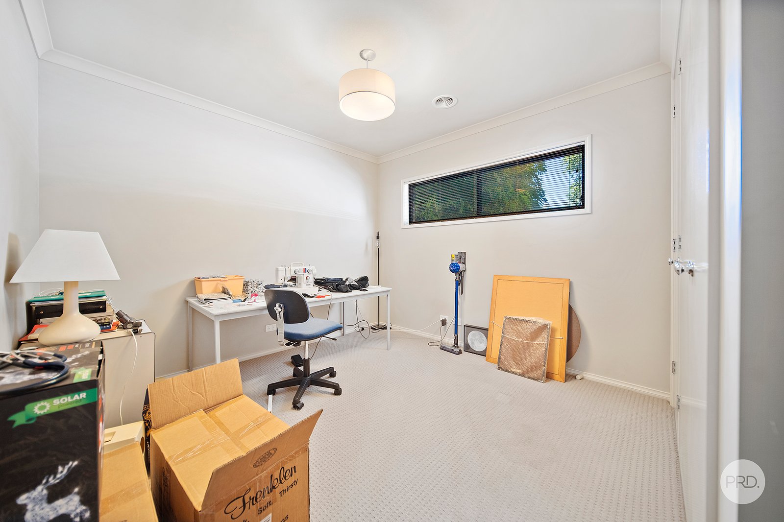 137 Havlin Street East  FLORA HILL 9