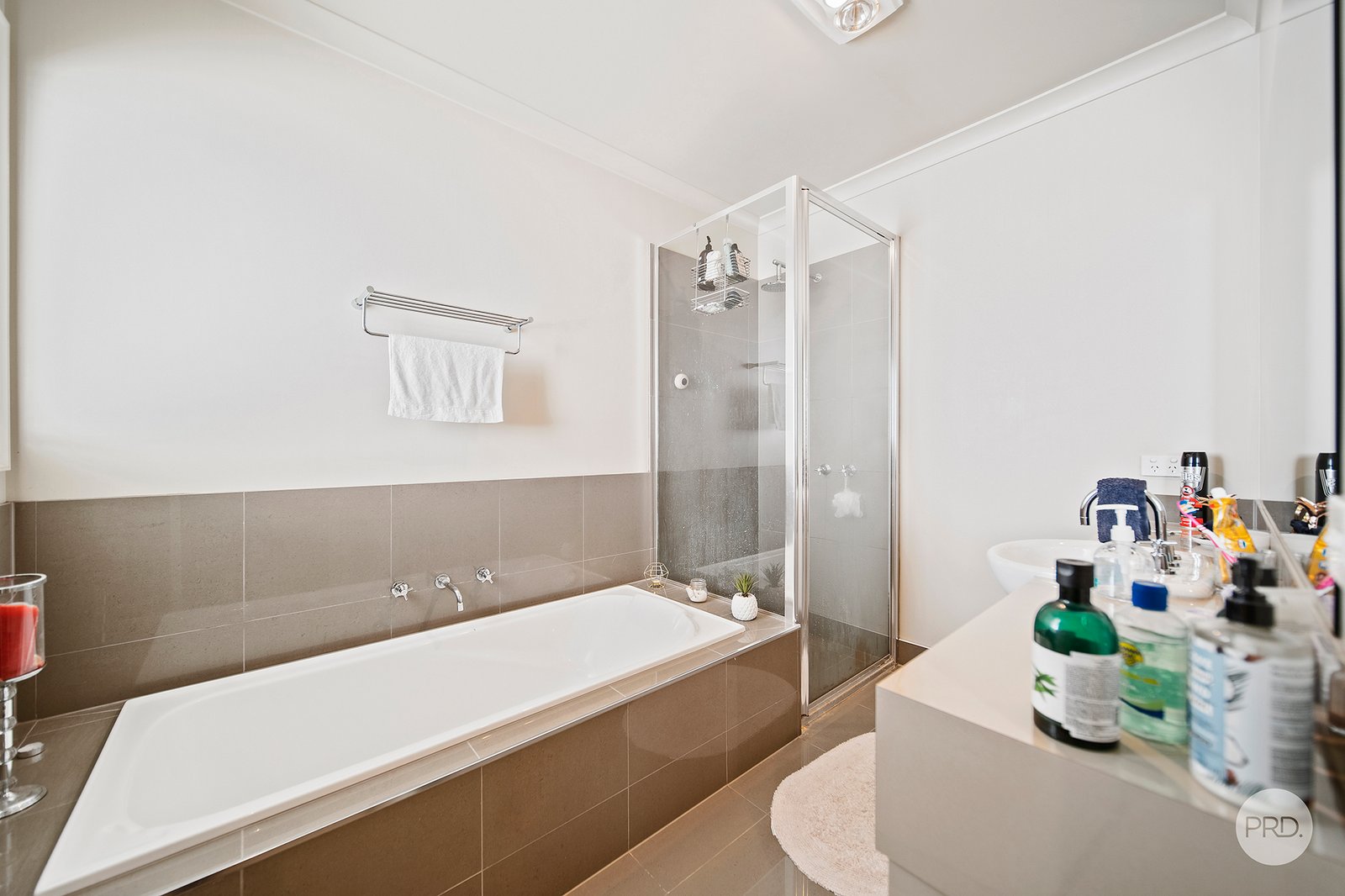 137 Havlin Street East  FLORA HILL 10